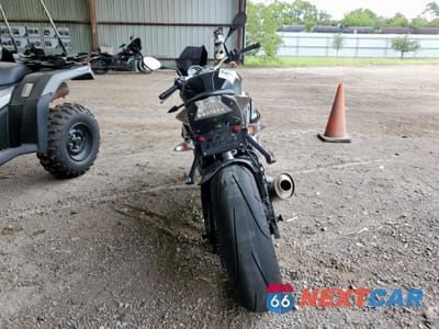 Czwarte zdjęcie samochodu z boku: 2016 BMW S 1000 R VIN:WB10D1205GZ696736 - miniatura