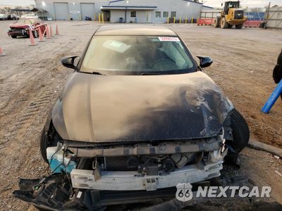 Piąte zdjęcie samochodu w środku: 2019 NISSAN ALTIMA S VIN:1N4BL4BV4KC229532 - miniatura