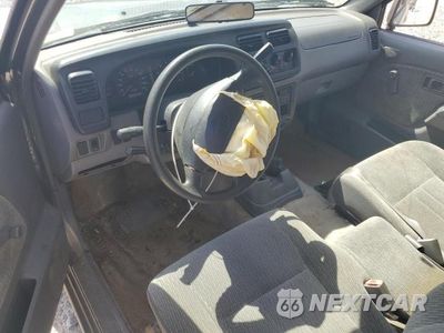 Zdjęcie 8 z 12 samochodu: 2000 NISSAN FRONTIER KING CAB XE VIN:1N6DD26S4YC357523 - miniatura