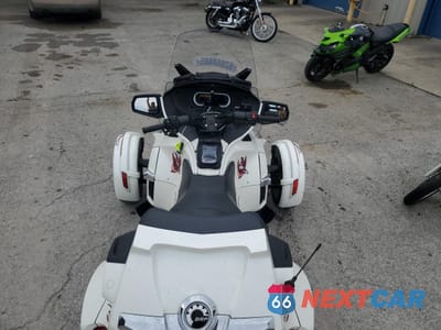 Zdjęcie 6 z 10 samochodu: 2018 CAN-AM SPYDER ROADSTER RT VIN:2BXNBDD27JV000238 - miniatura
