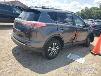 Trzecie zdjęcie samochodu z tyłu: 2016 TOYOTA RAV4 LE VIN:JTMZFREV2GJ072806 - miniatura