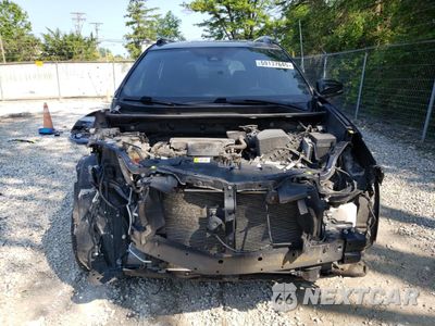 Piąte zdjęcie samochodu w środku: 2018 TOYOTA RAV4 SE VIN:JTMJFREV3JJ201592 - miniatura