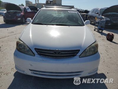 Piąte zdjęcie samochodu w środku: 2002 TOYOTA CAMRY LE VIN:4T1BE30K12U051334 - miniatura
