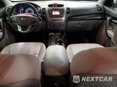 Zdjęcie 8 z 14 samochodu: 2014 KIA SORENTO LX VIN:5XYKTDA61EG515942 - miniatura