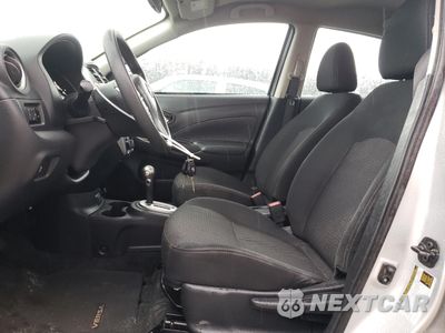 Zdjęcie 7 z 12 samochodu: 2018 NISSAN VERSA S VIN:3N1CN7AP4JK431991 - miniatura