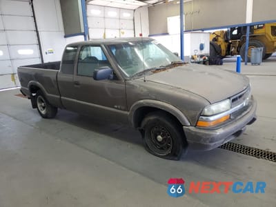 Czwarte zdjęcie samochodu z boku: 2000 CHEVROLET S TRUCK S10 VIN:1GCCS1945YK123621 - miniatura