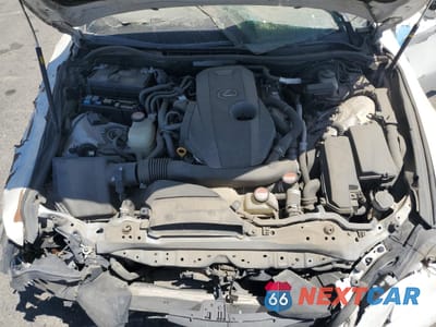 Zdjęcie 11 z 12 samochodu: 2017 LEXUS IS 200T VIN:JTHBA1D21G5015710 - miniatura