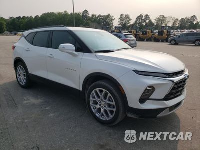 Czwarte zdjęcie samochodu z boku: 2023 CHEVROLET BLAZER 3LT VIN:3GNKBDRS1PS140194 - miniatura