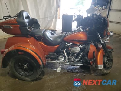 2019 HARLEY-DAVIDSON FLHTCUTG 1HD1MAF12KB858901 - główne zdjęcie licytacji z USA - miniatura