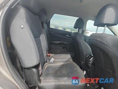 Zdjęcie 11 z 13 samochodu: 2019 KIA SORENTO L VIN:5XYPG4A34KG509709 - miniatura