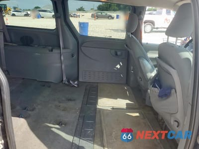 Zdjęcie 11 z 13 samochodu: 2005 DODGE GRAND CARAVAN SXT VIN:2D4GP44L45R103623 - miniatura