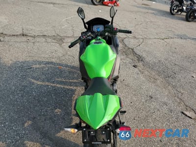 Zdjęcie 6 z 10 samochodu: 2022 KAWASAKI EX650 N VIN:ML5EXEN18NDA76305 - miniatura