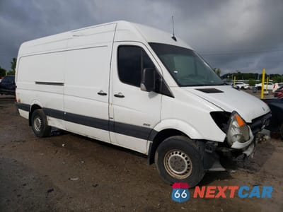 Czwarte zdjęcie samochodu z boku: 2013 MERCEDES-BENZ SPRINTER 2500 VIN:WD3PE8CC8D5745845 - miniatura