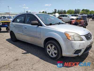 Czwarte zdjęcie samochodu z boku: 2011 KIA RIO BASE VIN:KNADH5A34B6793073 - miniatura