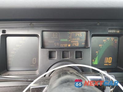 Zdjęcie 9 z 12 samochodu: 1986 CHEVROLET CORVETTE VIN:1G1YY0786G5105915 - miniatura