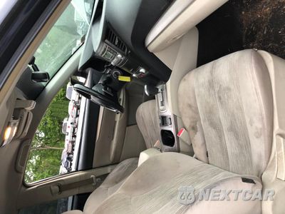 Piąte zdjęcie samochodu w środku: 2013 SUBARU LEGACY 2.5I PREMIUM VIN:4S3BMBC65D3029068 - miniatura