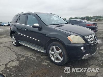 Czwarte zdjęcie samochodu z boku: 2009 MERCEDES-BENZ ML 550 VIN:4JGBB72E29A454287 - miniatura