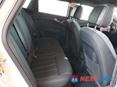 Zdjęcie 10 z 14 samochodu: 2024 AUDI Q4 E-TRON PREMIUM PLUS VIN:WA1LUBFZ8RP050372 - miniatura