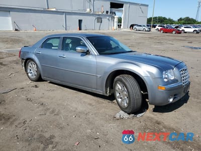 Czwarte zdjęcie samochodu z boku: 2006 CHRYSLER 300C VIN:2C3KA63H96H365604 - miniatura