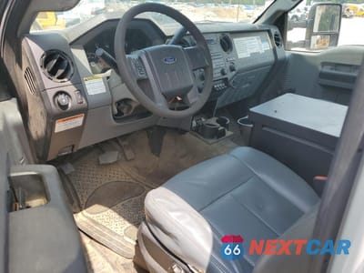 Zdjęcie 8 z 13 samochodu: 2014 FORD F450 SUPER DUTY VIN:1FDUF4GY2EEA62492 - miniatura