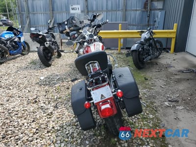 Czwarte zdjęcie samochodu z boku: 2008 HARLEY-DAVIDSON XL1200 C VIN:1HD1CT3148K435877 - miniatura