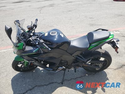 Trzecie zdjęcie samochodu z tyłu: 2023 KAWASAKI ZX1002 K VIN:JKBZXVK16PA031043 - miniatura