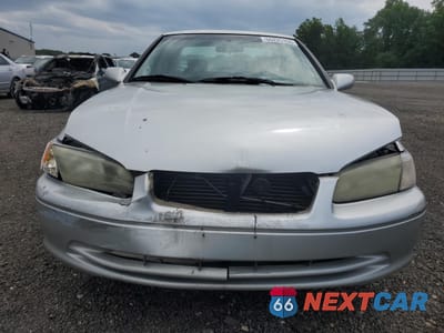 Piąte zdjęcie samochodu w środku: 2001 TOYOTA CAMRY CE VIN:4T1BG22K51U029661 - miniatura