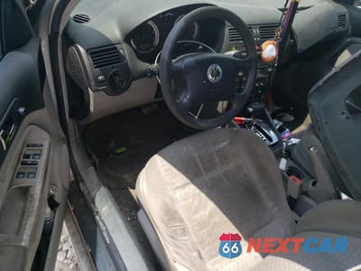 Zdjęcie 8 z 13 samochodu: 2005 VOLKSWAGEN JETTA GL VIN:3VWRK69M25M064648 - miniatura
