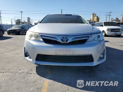 Piąte zdjęcie samochodu w środku: 2013 TOYOTA CAMRY HYBRID VIN:4T1BD1FK9DU090593 - miniatura