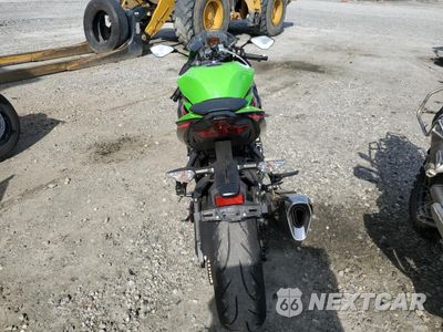 Czwarte zdjęcie samochodu z boku: 2021 KAWASAKI ZX636 K VIN:JKBZXJG13MA015377 - miniatura
