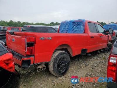 Trzecie zdjęcie samochodu z tyłu: 2023 FORD F350 SUPER DUTY VIN:1FT8W3BTXPEE14751 - miniatura