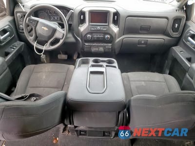 Zdjęcie 8 z 13 samochodu: 2021 CHEVROLET SILVERADO K1500 CUSTOM VIN:3GCPYBEK7MG211744 - miniatura