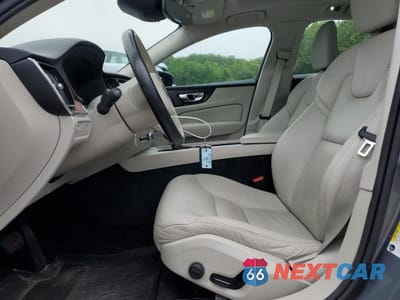 Zdjęcie 7 z 12 samochodu: 2021 VOLVO S60 T6 MOMENTUM VIN:7JRA22TK1MG092581 - miniatura