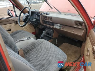 Zdjęcie 8 z 12 samochodu: 1986 TOYOTA 4RUNNER RN60 VIN:JT4RN62DXG0016244 - miniatura