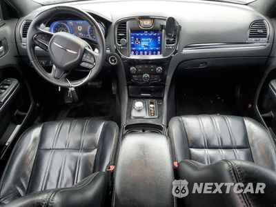 Zdjęcie 8 z 13 samochodu: 2017 CHRYSLER 300 S VIN:2C3CCABG3HH645368 - miniatura