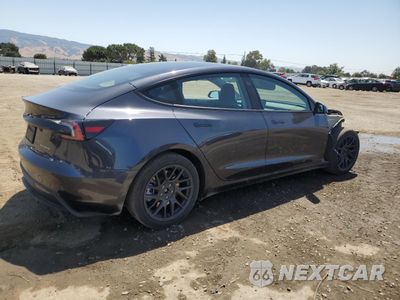 Trzecie zdjęcie samochodu z tyłu: 2024 TESLA MODEL 3 VIN:5YJ3E1EB9RF755385 - miniatura