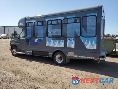Drugie zdjęcie samochodu z przodu: 2022 FORD ECONOLINE E450 SUPER DUTY CUTAWAY VAN VIN:1FDFE4FN0NDC37752 - miniatura