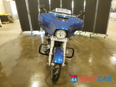 Drugie zdjęcie samochodu z przodu: 2017 HARLEY-DAVIDSON FLHX STREET GLIDE VIN:1HD1KBC12HB608244 - miniatura