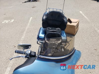 Piąte zdjęcie samochodu w środku: 2000 HARLEY-DAVIDSON FLHTCUI SHRINE VIN:1HD1FLW34YY626801 - miniatura