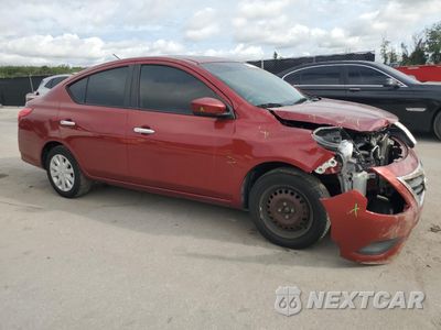 Czwarte zdjęcie samochodu z boku: 2018 NISSAN VERSA S VIN:3N1CN7AP0JL836689 - miniatura