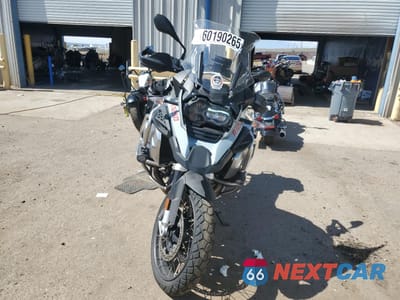 Drugie zdjęcie samochodu z przodu: 2020 BMW R 1250 GS ADVENTURE VIN:WB10J5308LZF79714 - miniatura