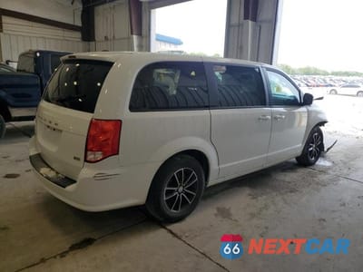 Trzecie zdjęcie samochodu z tyłu: 2018 DODGE GRAND CARAVAN SE VIN:2C4RDGBG4JR200580 - miniatura