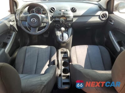 Zdjęcie 8 z 15 samochodu: 2012 MAZDA MAZDA2 VIN:JM1DE1KY3C0150264 - miniatura