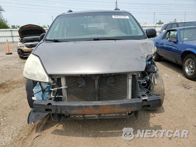 Piąte zdjęcie samochodu w środku: 2004 TOYOTA SIENNA CE VIN:5TDZA23CX4S199602 - miniatura
