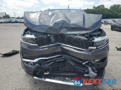 Piąte zdjęcie samochodu w środku: 2022 JEEP GRAND WAGONEER SERIES III VIN:1C4SJVGJ0NS101584 - miniatura