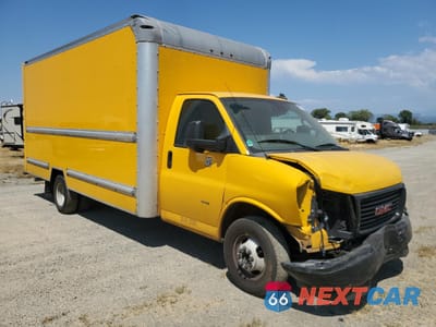 Czwarte zdjęcie samochodu z boku: 2021 GMC SAVANA CUTAWAY G3500 VIN:7GZ37TC74MN007127 - miniatura
