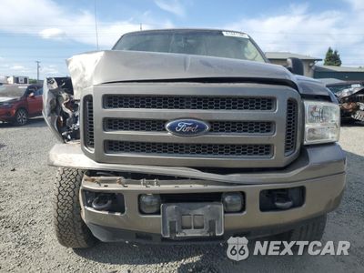Piąte zdjęcie samochodu w środku: 2005 FORD EXCURSION LIMITED VIN:1FMSU43P65EB45031 - miniatura