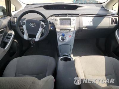 Zdjęcie 8 z 13 samochodu: 2013 TOYOTA PRIUS VIN:JTDKN3DU4D1629530 - miniatura