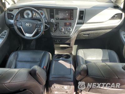 Zdjęcie 8 z 16 samochodu: 2018 TOYOTA SIENNA SE VIN:5TDXZ3DC6JS919526 - miniatura