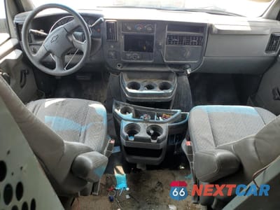 Zdjęcie 8 z 13 samochodu: 2006 CHEVROLET EXPRESS G3500 VIN:1GCHG39U661268110 - miniatura
